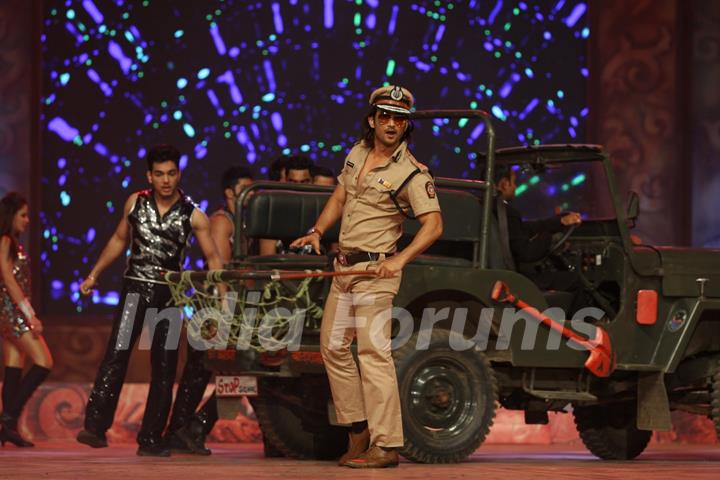 Sushant Singh Rajput Performs at Umang Police Show