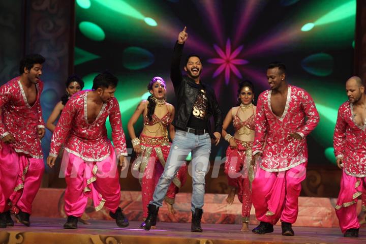 Shreyas Talpade Performs at Umang Police Show