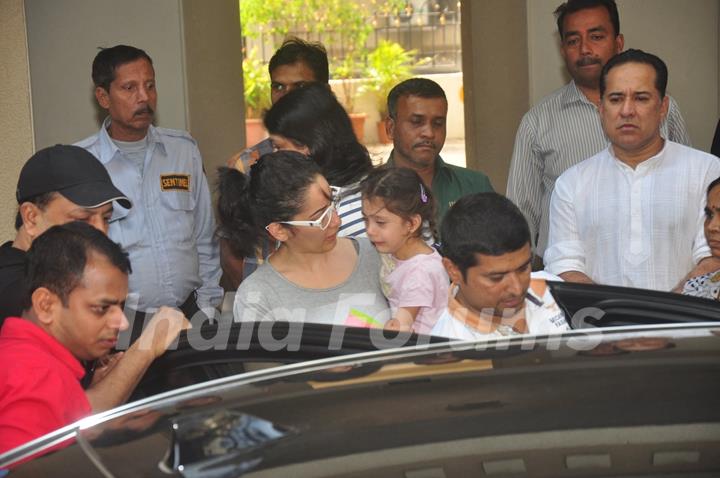 Sanjay Dutt's daughter gets teary eyed while bidding him audie as he Leaves for Yerwada Jail