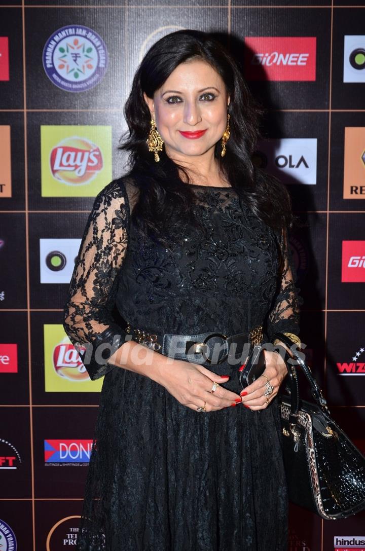 Kishori Shahane was seen at the Star Guild Awards