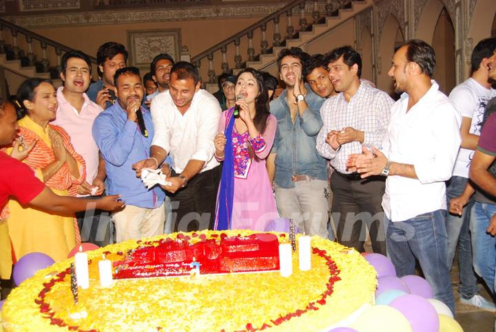 Team of Yeh Rishta Kya Kehlata Hai Celebrates the Completion of 6 Years