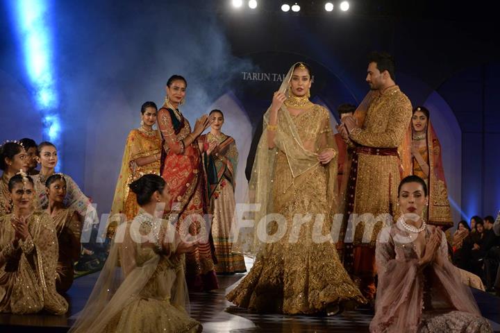 Tarun Tahiliani's Azva show in Hyderabad