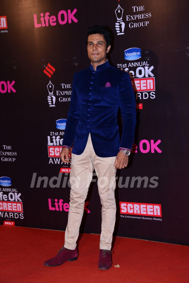 Randeep Hooda poses for the media at 21st Annual Life OK Screen Awards Red Carpet