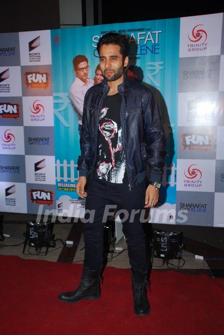 Jackky Bhagnani poses for the media at the Premier of Sharafat Gayi Tel Lene