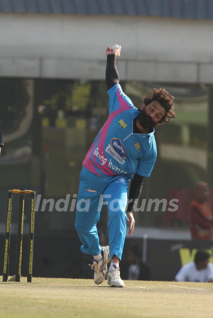 Bobby Deol was snapped bowling during Mumbai Heroes Vs Kerala Strikers Match