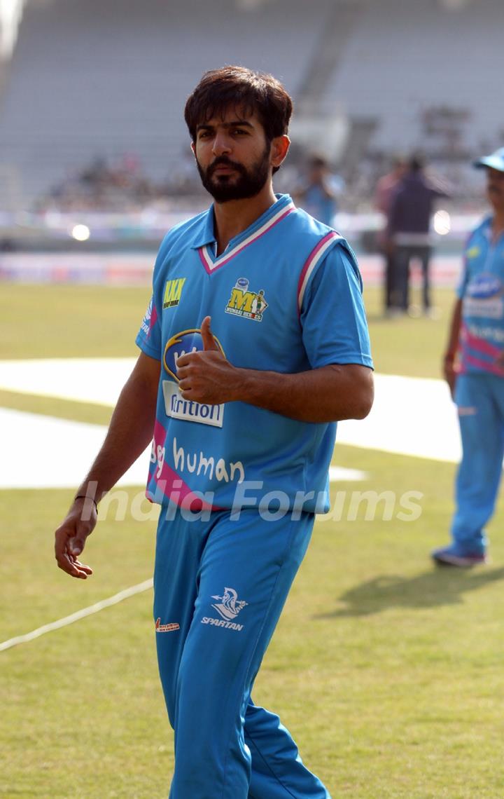 Jay Bhanushali was snapped during Mumbai Heroes Vs Kerala Strikers Match