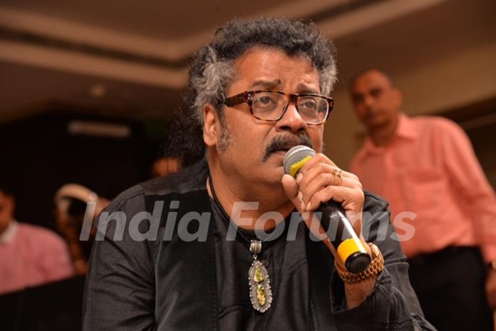 Hariharan performs at Saurabh and Nasreen Daftary's Daughter Pooja's Wedding Reception