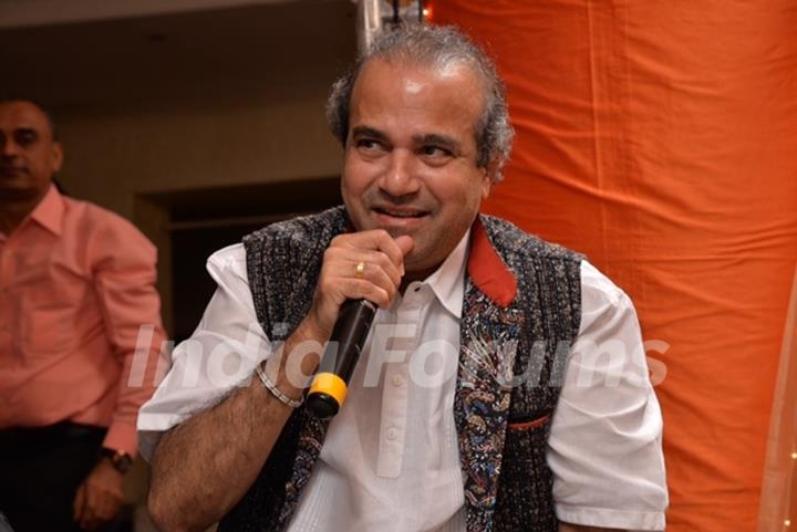 Suresh Wadkar performs at Saurabh and Nasreen Daftary's Daughter Pooja's Wedding Reception