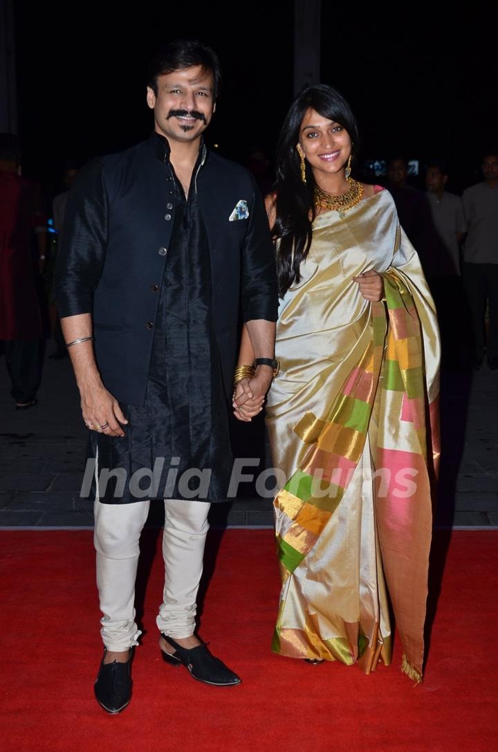 Vivek Oberoi poses with wife Priyanka Alva Oberoi at Kush Sinha's Wedding Reception