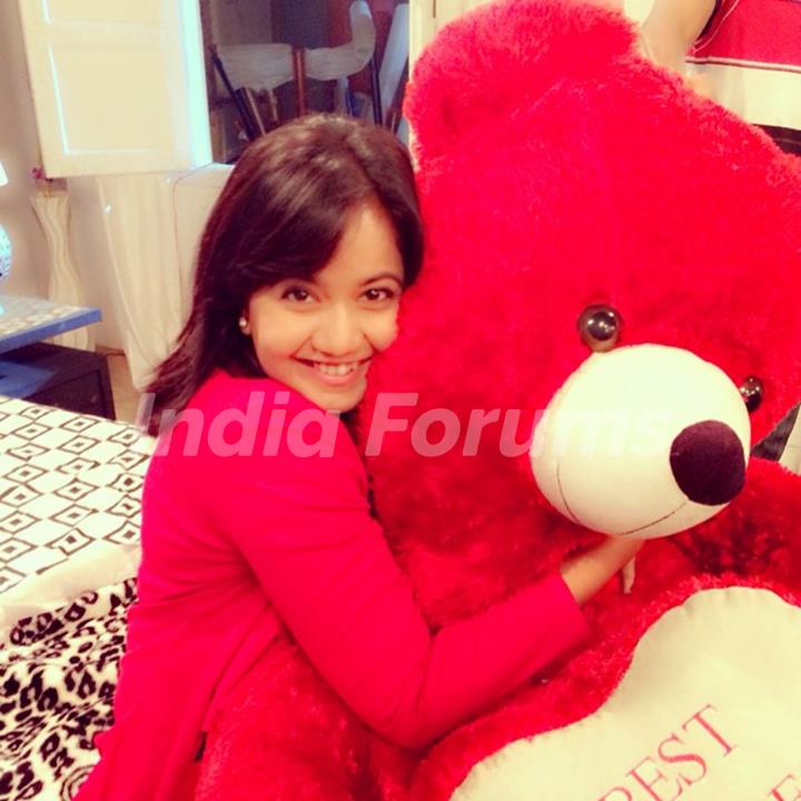 Roopal Tyagi with teddy bear