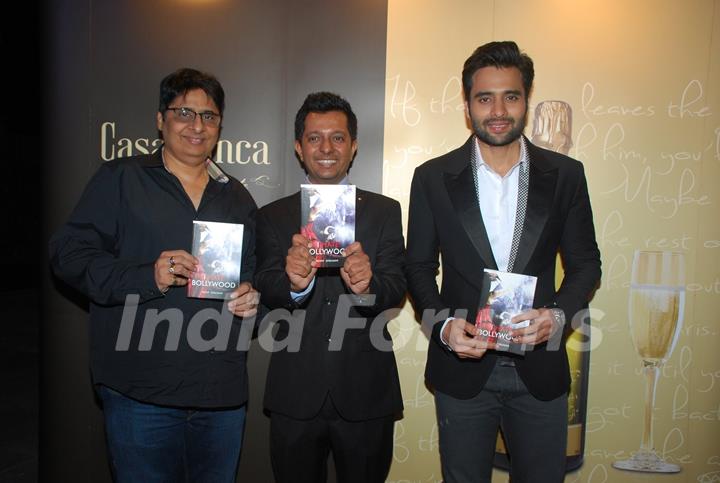 Celebs pose for the media at Rohit Khilnani's Book Launch