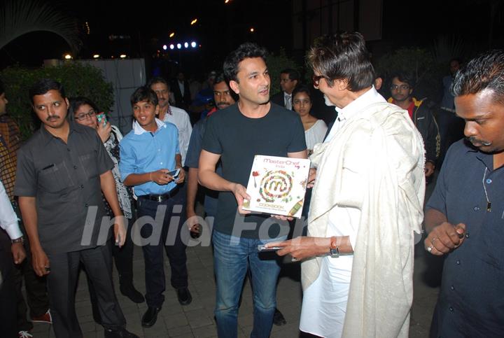 Vikas Khanna and Amitabh Bachchan were snapped interacting at Rohit Khilnani's Book Launch