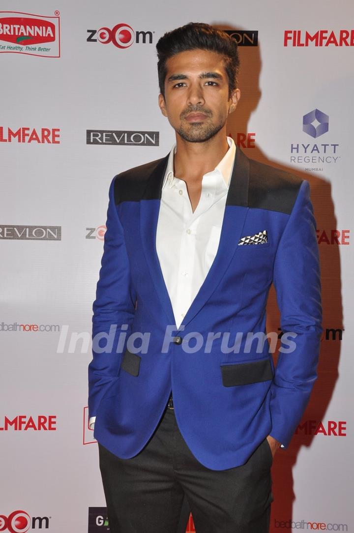 Saqib Saleem poses for the media at Filmfare Nominations Bash