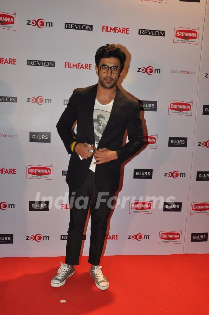 Amit Sadh poses for the media at Filmfare Nominations Bash