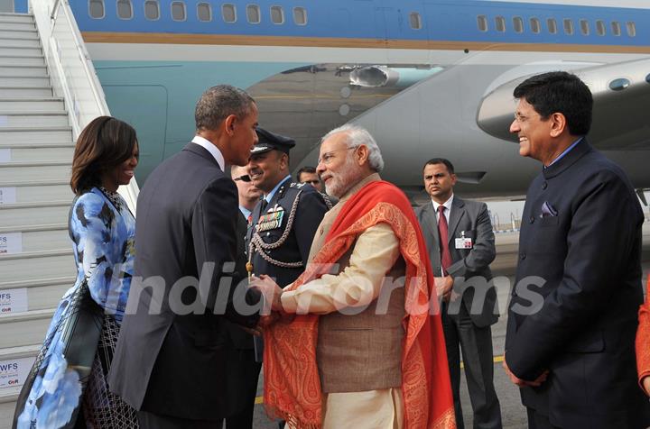 Narendra Modi welcomes Barack Obama in India