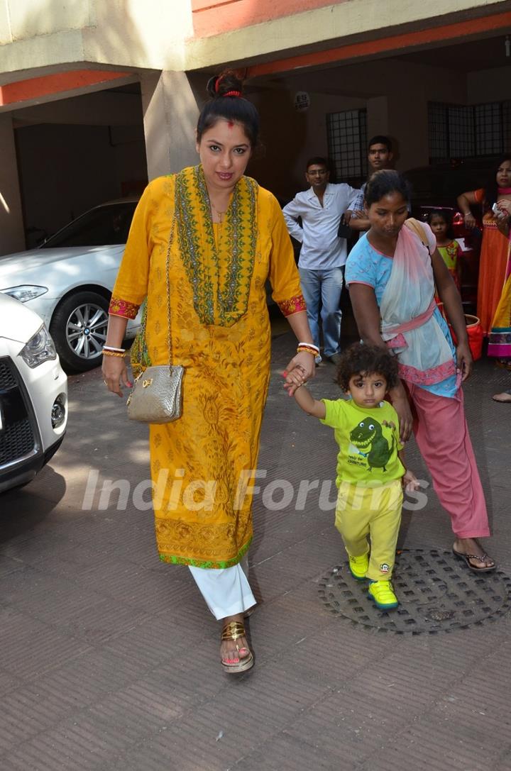 Rupali Ganguly with her child at Anurag Basu's Saraswati Pooja