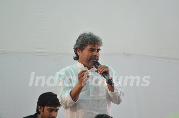 Vishal Bharadwaj performed at Anurag Basu's Saraswati Pooja