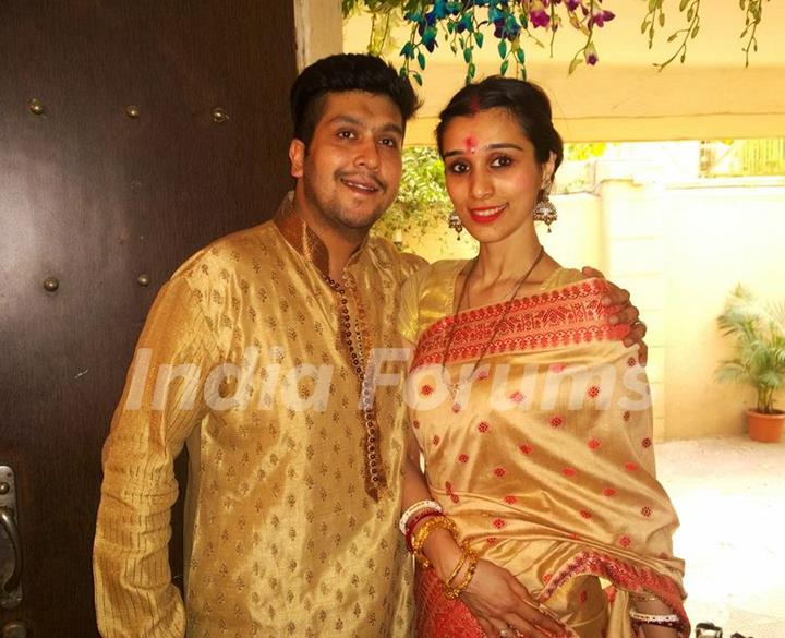 Bappa Lahiri poses with wife Tanisha Lahiri at their Saraswati Pooja