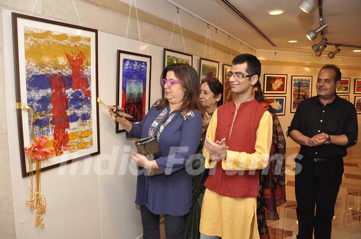 Farah Khan Inaugrates an Art Exhibition