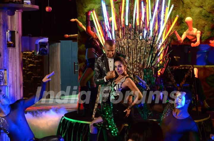 Ali Quli Mirza was seen performing with Malaika Arora Khan at the Bigg Boss Halla Bol Grand Finale