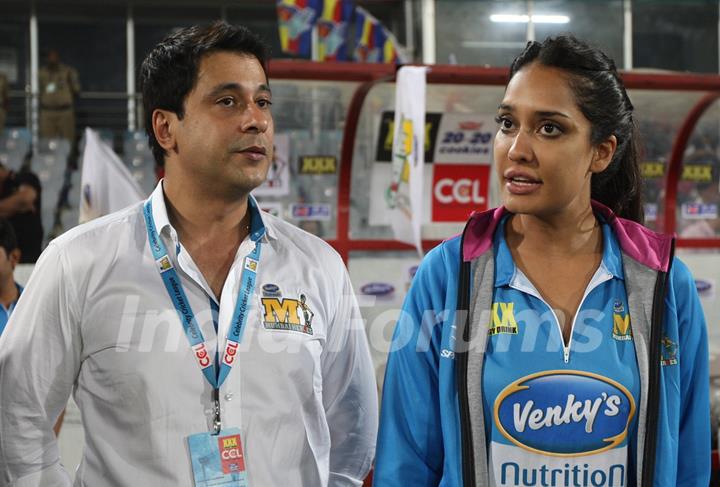 Lisa Haydon was snapped at the CCL Match Between Mumbai Heroes and Telugu Warriors