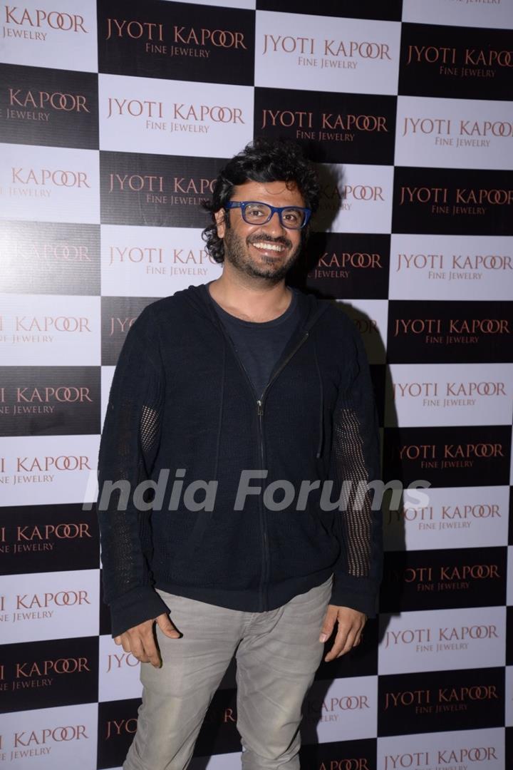 Vikas Bahl poses for the media at Jyoti Kapoor's Jewellery Exhibition