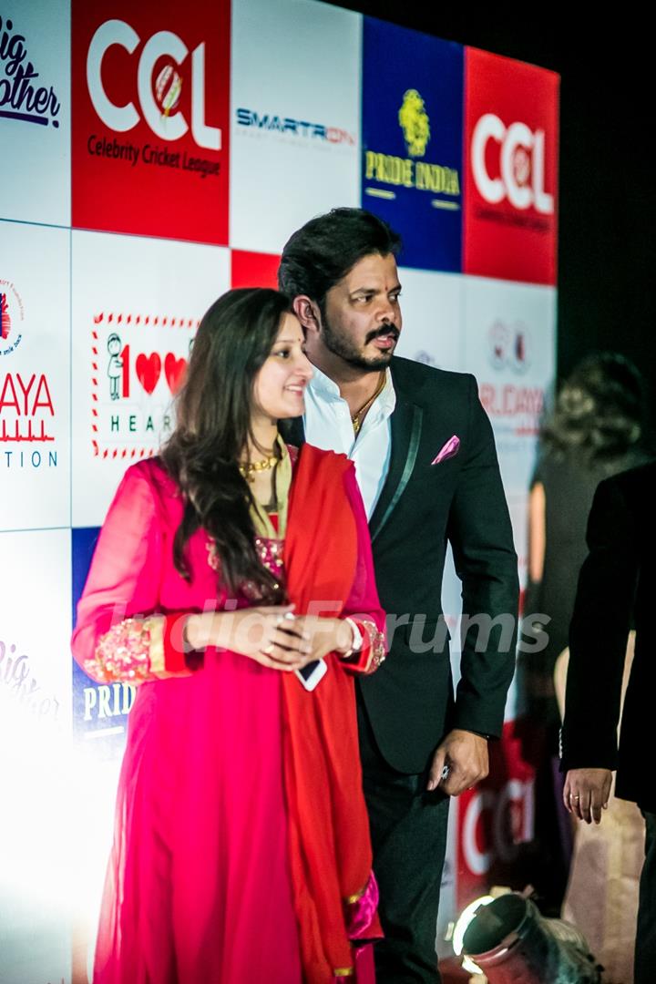 Sreesanth along with wife Bhuvneshwari Kumari at Hundred Hearts' Glamorous Charity Dinner