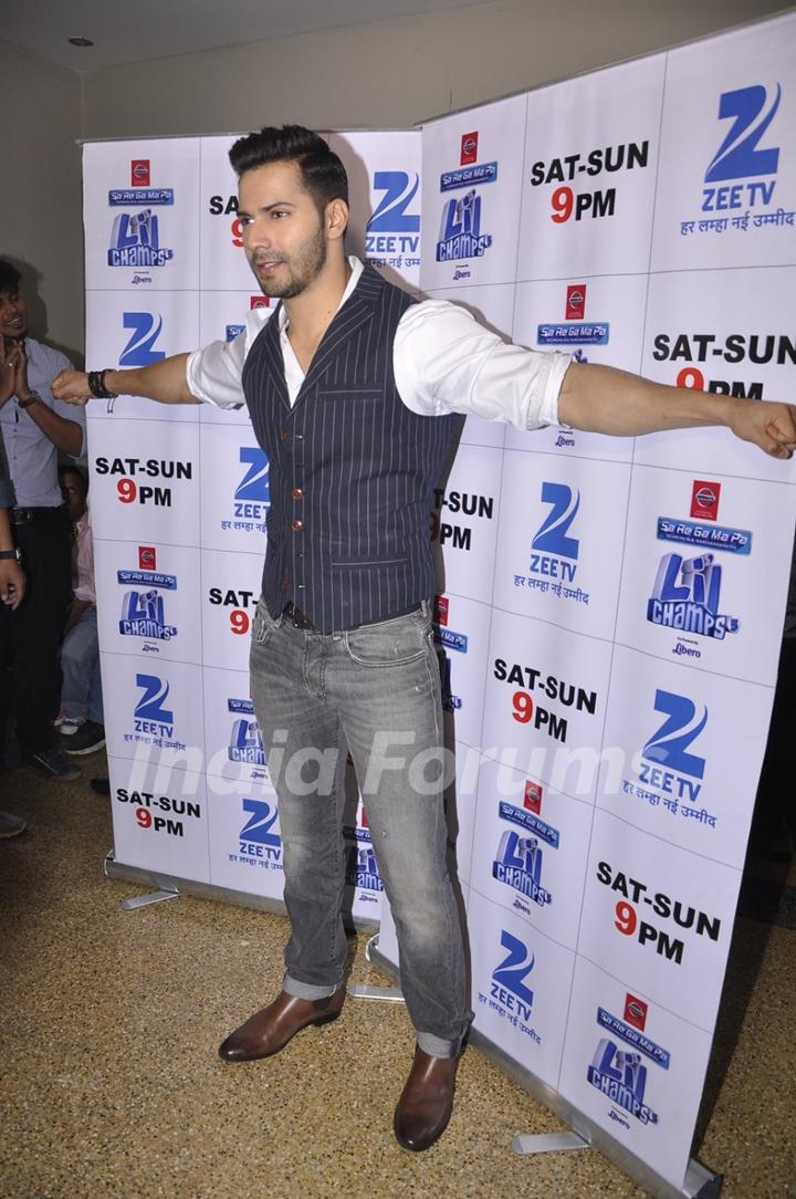 Varun Dhawan poses for the media at the Promotions of Badlapur on Sa Re Ga Ma Pa Li'l Champs 5