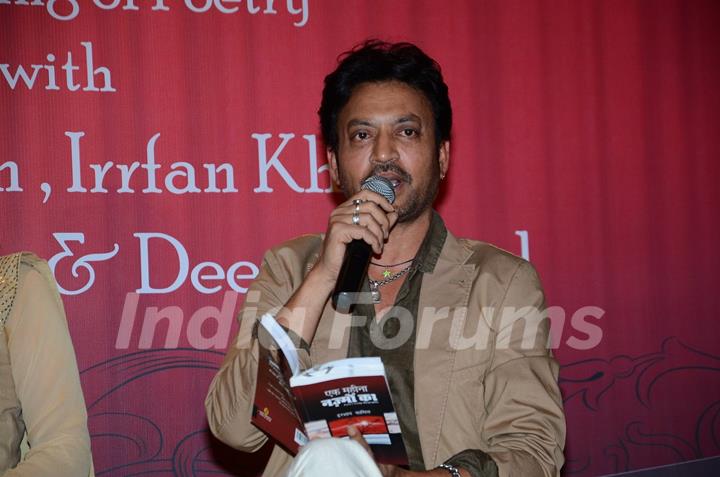 Irrfan Khan was snapped reading a few lines from Irshad Kamil's Book at the Launch