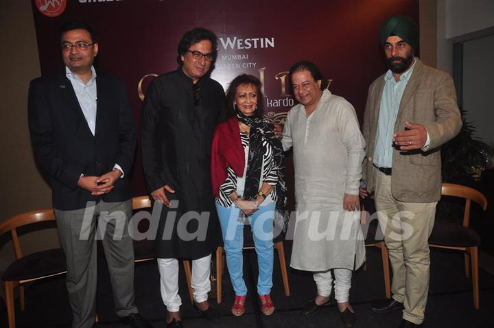 Celebs pose for the media at Jagjit Singh's Birth Anniversary Concert