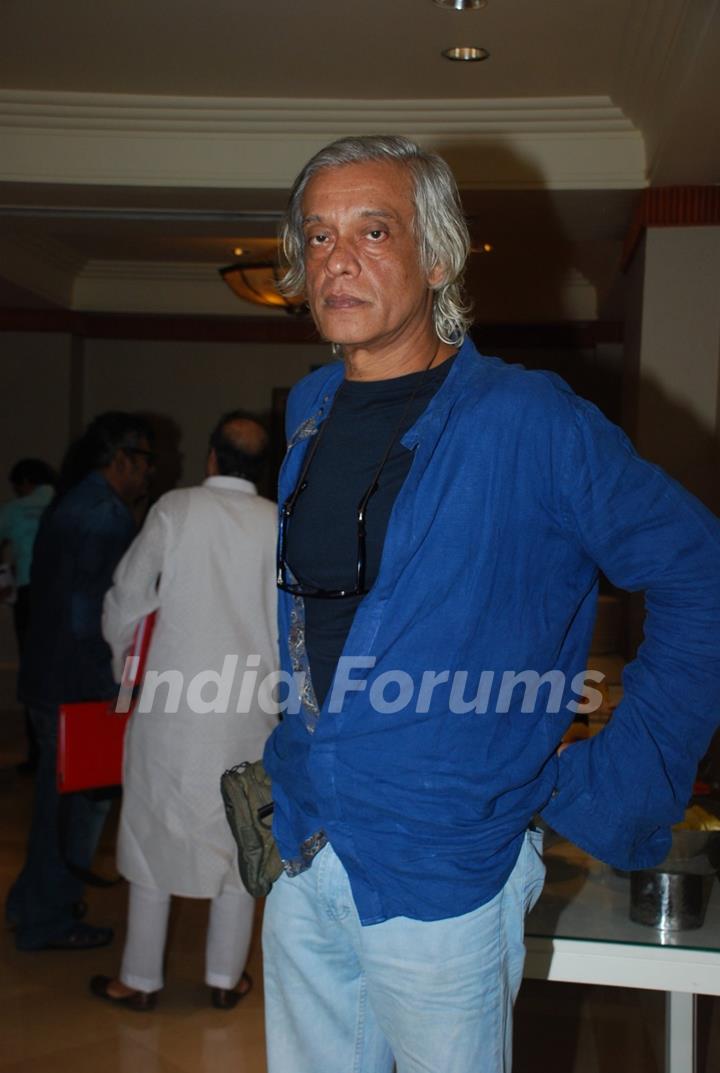 Sudhir Mishra poses for the media at Radio Mirchi Awards Jury Meet