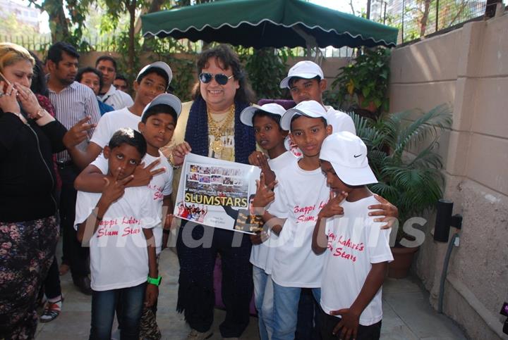 Bappi Lahiri Records an Album 'SLUMSTARS' with Slum Kids