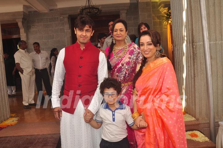 Sonu Nigam with wife Madhurima and and Son Nevaan at Rahul Thackeray's Wedding Ceremony