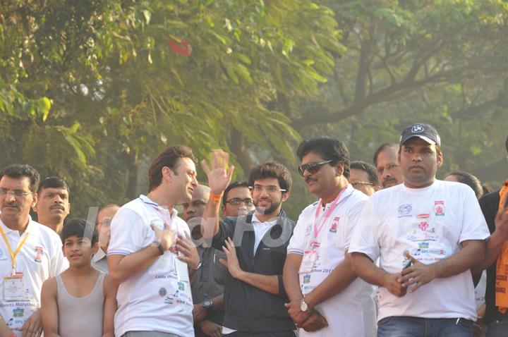 Aditya Thackeray waves to the media at Little Hearts Marathon 2015