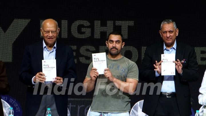 Aamir Khan Joins YFG 2015 Against Corruption