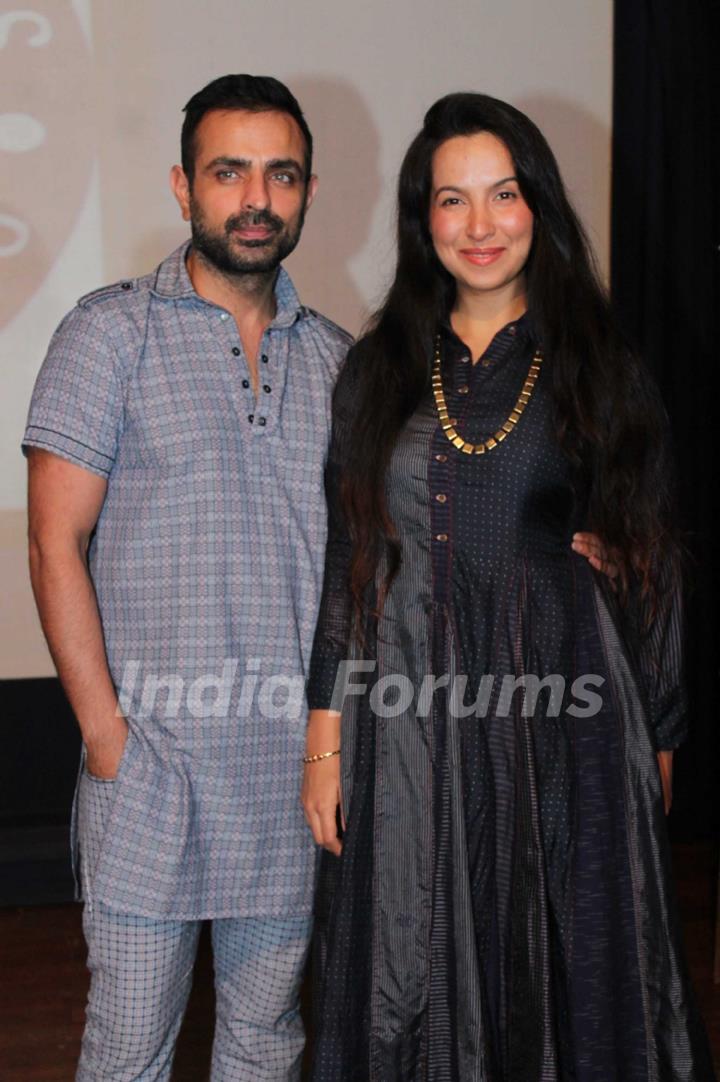 Shraddha Nigam poses with her husband at Indo Korean Grand Musical Event by Sandip Soparkar