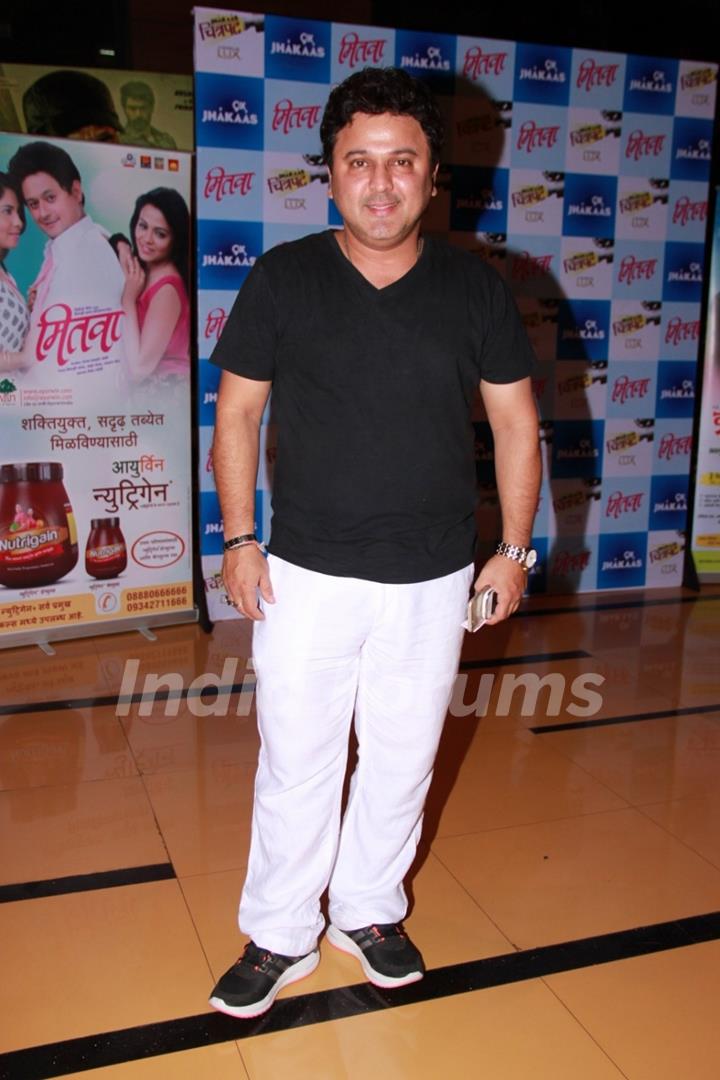 Ali Asgar poses for the media at the Premier of Mitwaa