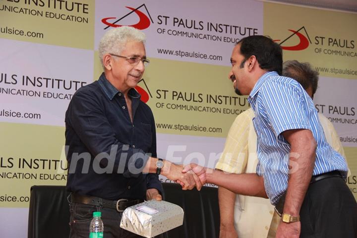 Naseeruddin Shah being felicitated at the Launch of Stpaulsice.com