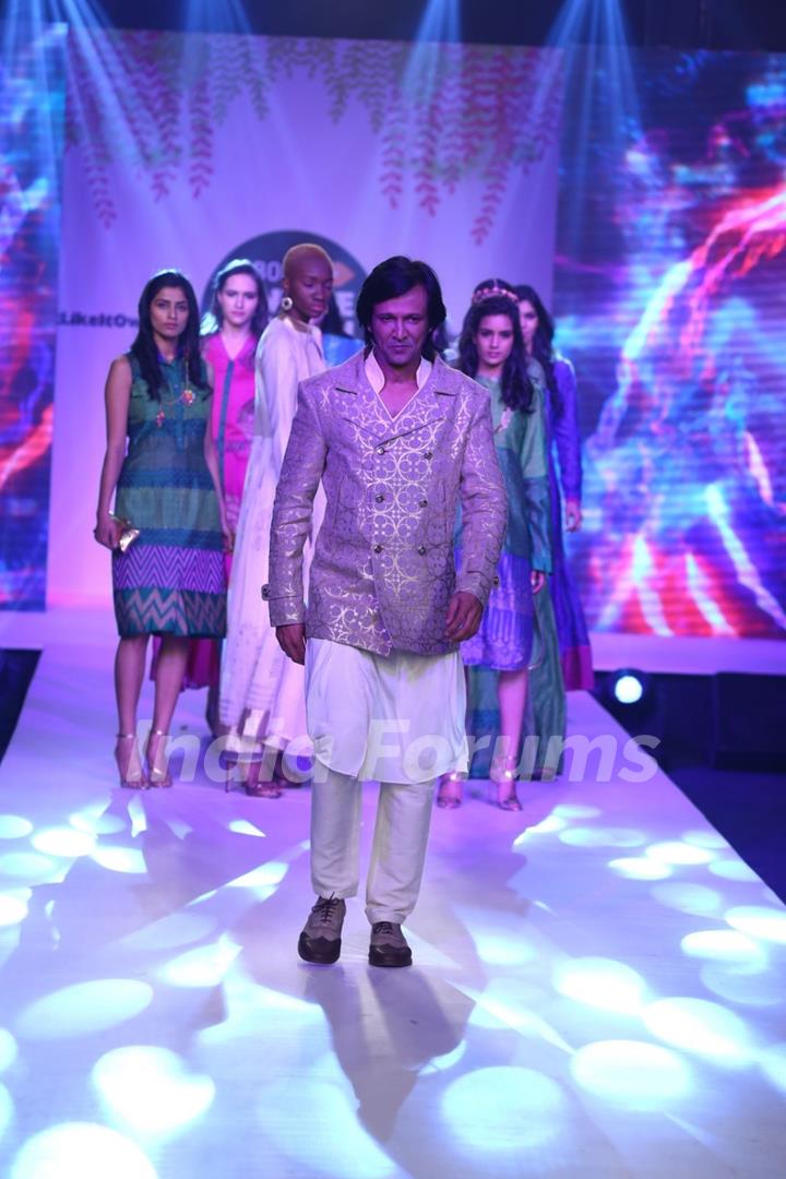 Kay Kay Menon walks the ramp at Jabong Online Fashion Week