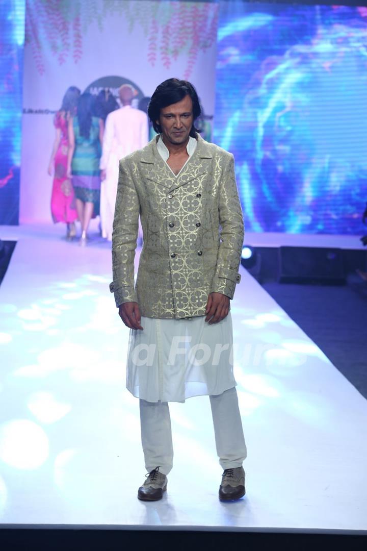 Kay Kay Menon walks the ramp at Jabong Online Fashion Week