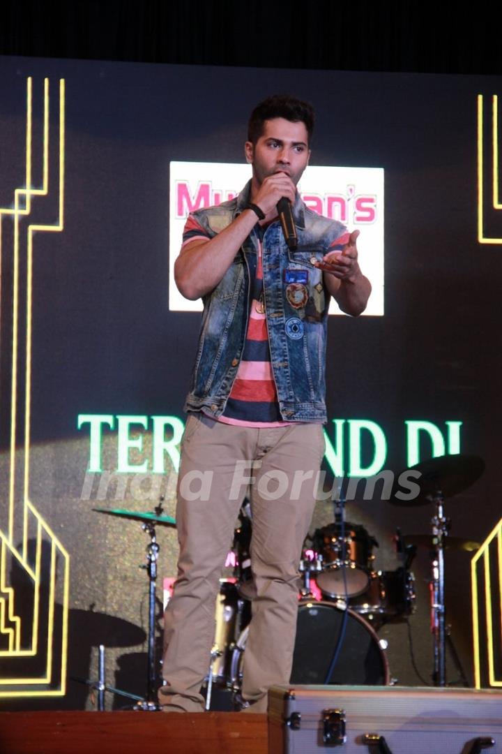 Varun Dhawan addresses the Promotions of Badlapur