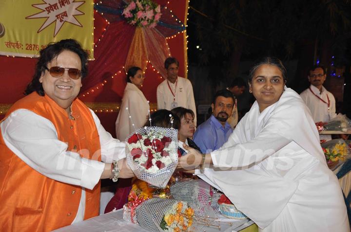 Bappi Lahiri was felicitated at the Inauguration of a Unique 40 Feet Shivling