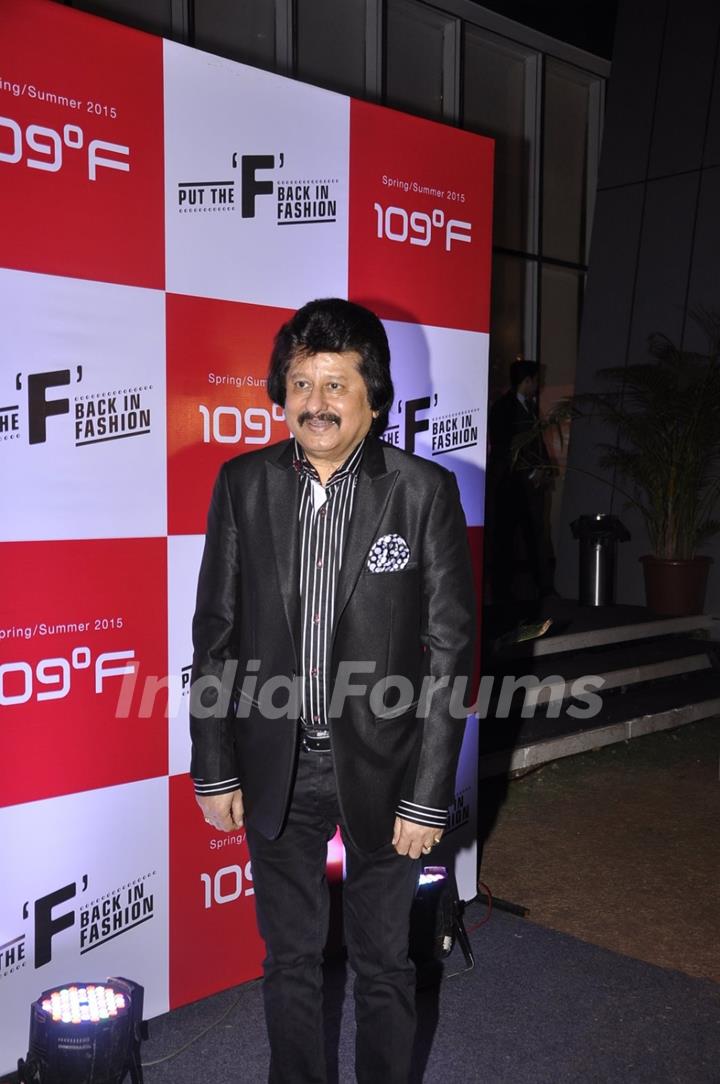 Pankaj Udhas poses for the media at 109 Fashion Show