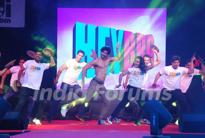 Hanif Hilal performs at the Promotions of Hey Bro