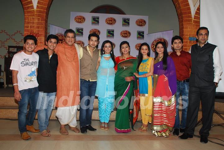 Team poses for the media at the Launch of Mooh Boli Shaadi