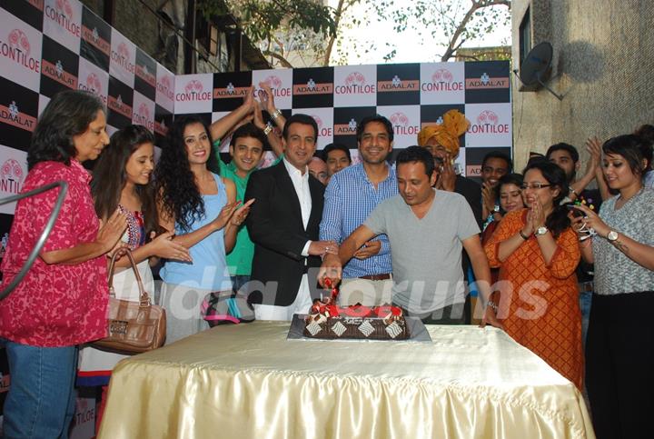 Team of Adaalat Celebrates the Completion of 400 Episodes