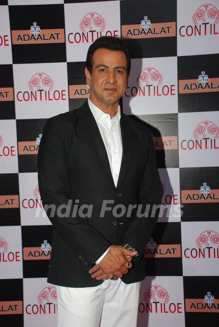 Ronit Roy poses for the media at the Completion of 400 Episodes of Adaalat