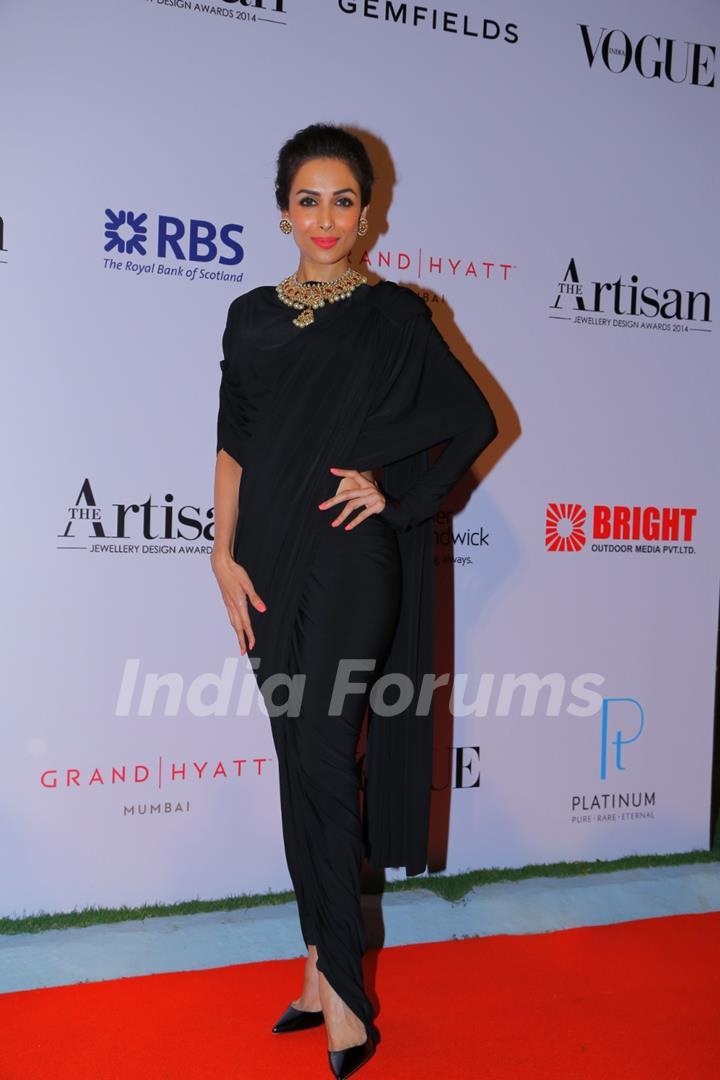 Malaika Arora Khan poses for the media at The Artisan Awards by GJEPC