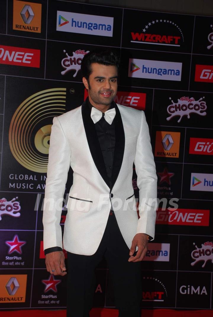 Manish Paul poses for the media at GIMA Awards 2015