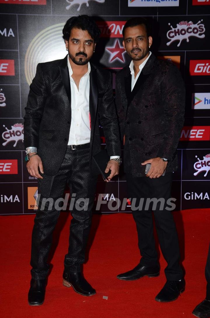 Sharib-Toshi pose for the media at GIMA Awards 2015